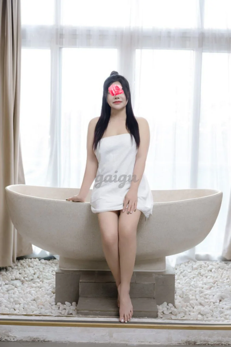 BÉ DỊU ⭐CÔ NÀNG CÁ TÍNH COSPLAY HẦU GÁI TIÊN CÔ GIÁNG TRẦN NGỌT NGÀO DỊU DÀNG
(BAO PHÒNG)