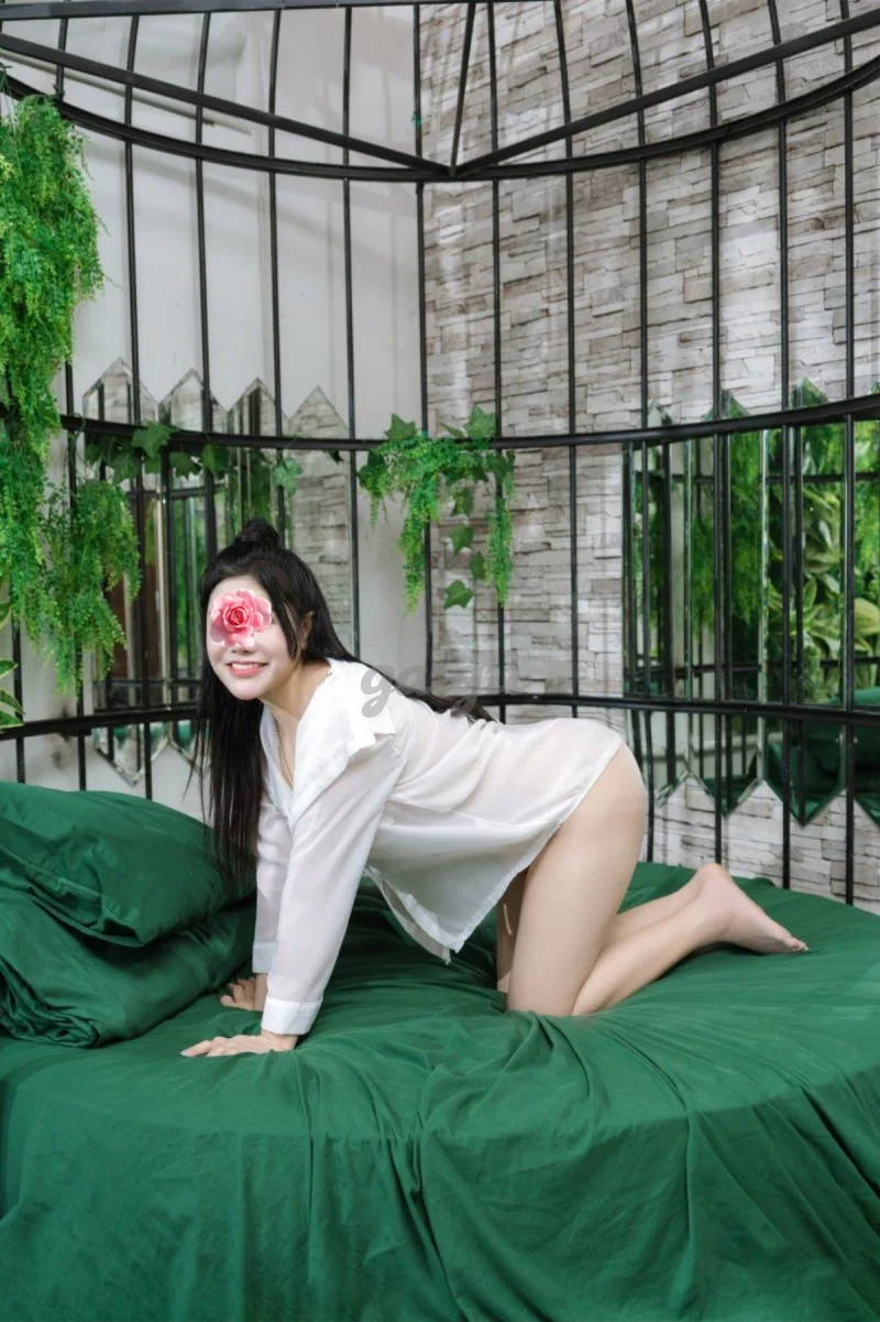 BÉ DỊU ⭐CÔ NÀNG CÁ TÍNH COSPLAY HẦU GÁI TIÊN CÔ GIÁNG TRẦN NGỌT NGÀO DỊU DÀNG
(BAO PHÒNG)