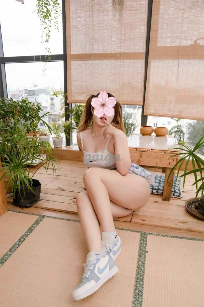BÉ KUN CUTE BABY XINH XẮN CỰC CHIỀU CHUỘNG KHÁCH BÚ LIẾM BAO DÂM NHA
