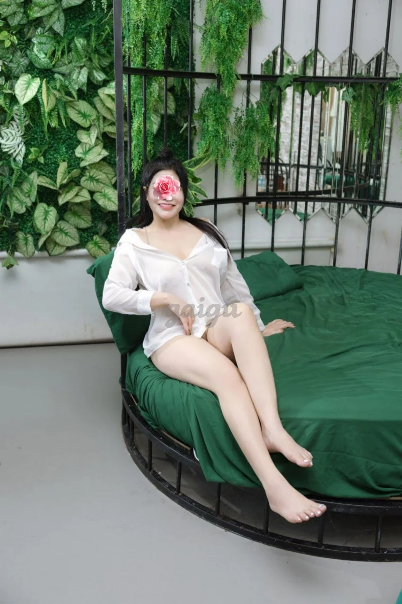 BÉ DỊU ⭐CÔ NÀNG CÁ TÍNH COSPLAY HẦU GÁI TIÊN CÔ GIÁNG TRẦN NGỌT NGÀO DỊU DÀNG
(BAO PHÒNG)