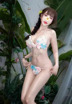 Bé Trang -Hót siêu phẩm mặt xinh dâm đãng bú ku