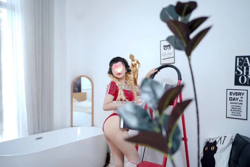 Diệu Nhi_ Gái xinh chiều khách, body gợi cảm